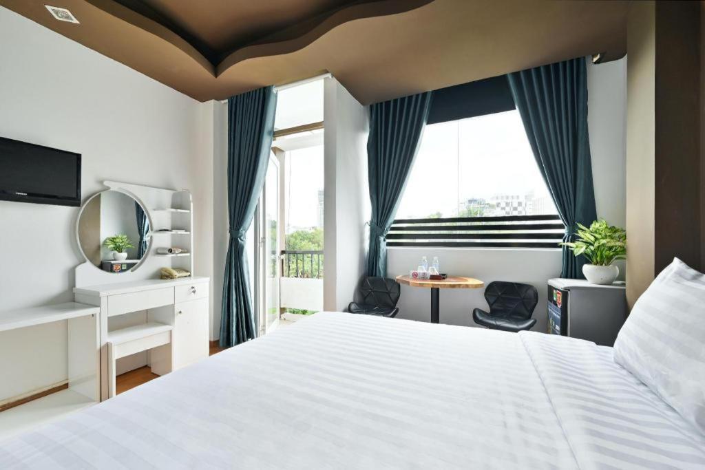 The Noble Swan Wood Park Hotel مدينة هوشي منه المظهر الخارجي الصورة